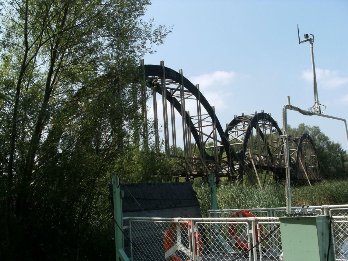 Villa 98 Petofi Utca Balatonmagyarod Esterno foto