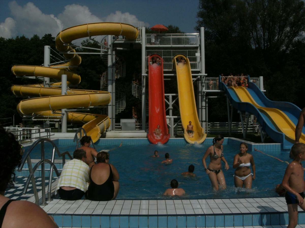 Villa 98 Petofi Utca Balatonmagyarod Esterno foto